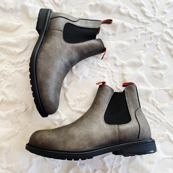 Call It Spring Krater Chelsea Boot Size 9 New - Picture 1 of 8